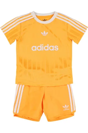 adidas T-shirt Und Shorts Aus Recyceltem Polyester