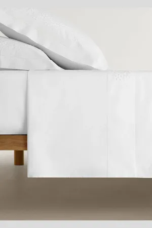 MANGO Besticktes Perkal-Baumwoll-Bettlaken mit Blumenmuster für Bettgröße 135/140 cm - Home - 135/140 cm Bett