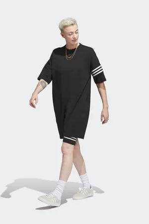 adidas Kleid für den Alltag adicolor Neuclassics IB7309 Loose Fit