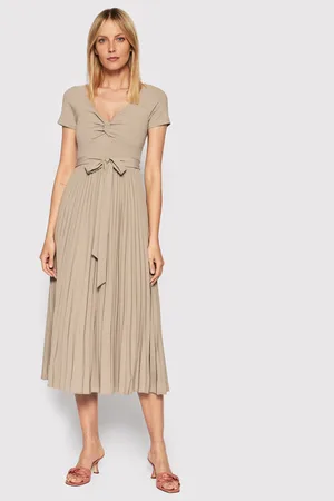 Guess Kleid für den Alltag Erynn WBGK86 WE6D1 Regular Fit