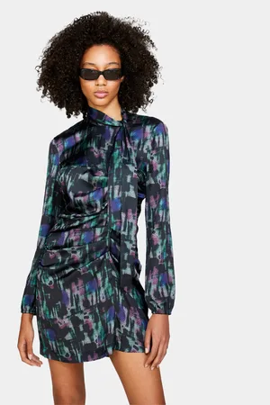 Sisley Kleid für den Alltag 4RTMLV046 Slim Fit