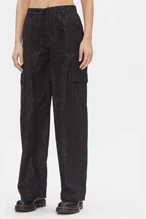 Calvin Klein Stoffhose Loose Logo Aop Cargo Pant J20J222596 Regular Fit