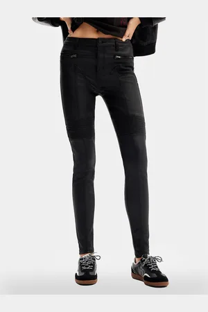 Desigual Hose aus Kunstleder Oslo 24SWPW26 Slim Fit