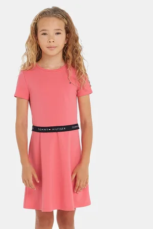 Tommy Hilfiger Kleid für den Alltag Essential Skater KG0KG07776 D Regular Fit