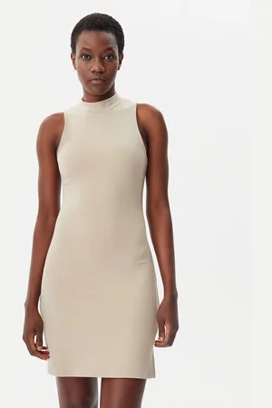 Calvin Klein Kleid für den Alltag Logo J20J225290 Slim Fit