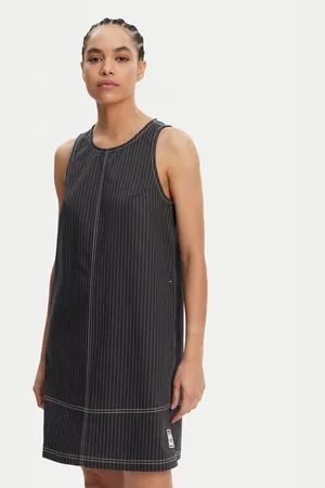 adidas Kleid für den Alltag Allover Print JJ3143 Regular Fit