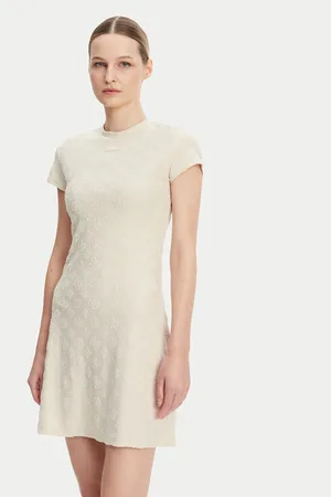 Guess Kleid für den Alltag V5GK07 KCT02 Regular Fit