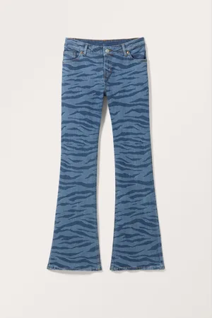 Monki Stretchy Low Flared Jeans