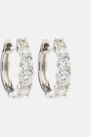 Anita Ohrringe Huggie aus 18kt Weißgold mit Diamanten