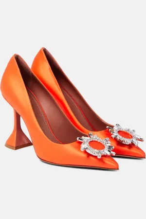 Amina Muaddi Verzierte Pumps aus Satin