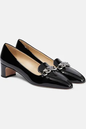 Prada Verzierte Pumps aus Lackleder