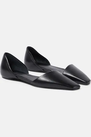 Totême Ballerinas The Asymmetric D’Orsay aus Leder