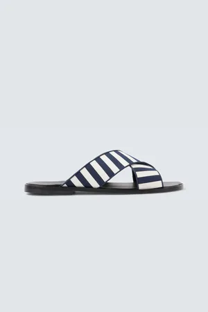 Manolo Blahnik Sandalen Otawi aus Canvas