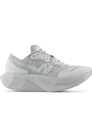 New Balance Damen District Vision x FuelCell SuperComp Elite v4 in , Synthetic