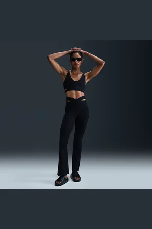 Nike Zenvy Rib Leggings mit sanftem Halt, hohem Bund und ausgestelltem Bein (Damen)