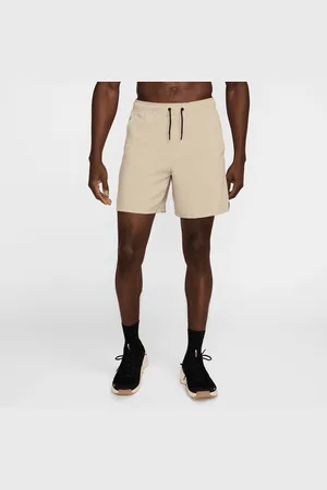 Nike Unlimited vielseitige Dri-FIT Herrenshorts ohne Futter (ca. 18 cm)