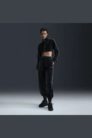 Nike Sportswear Collection Jogger aus Velours mit mittelhohem Bund (Damen)