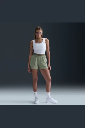 Nike Sportswear Chill Terry Shorts mit mittelhohem Bund (Damen, ca. 10 cm)