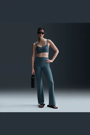 Nike Zenvy Leggings mit hohem Bund und ausgestelltem Bein für Damen