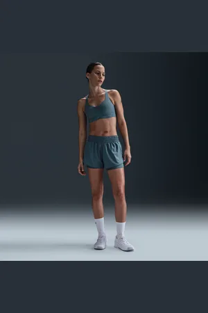 Nike One Dri-FIT 2-in-1-Shorts mit mittelhohem Taillenbund für Damen (ca. 7,5 cm)