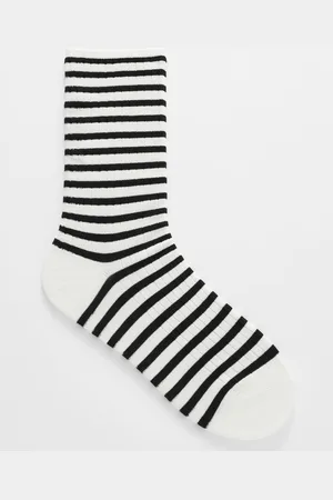 & OTHER STORIES Gestreifte Rippstricksocken - Schwarz