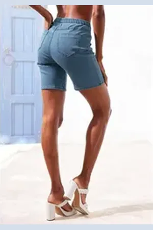 Buffalo Bermudas im elastischem Denim mit zwei Gesäßtaschen blau 40/42