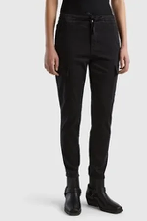 Benetton United Colors of Cargohose mit elastischem Bund schwarz 36