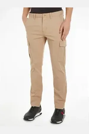 Tommy Hilfiger Cargohose TJM AUSTIN LIGHTWEIGHT CARGO mit Logoprägung braun 36