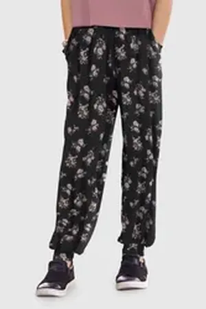 Kidsworld Haremshose Viskosehose mit Blumen-Allover in bequemer Form schwarz 164/170