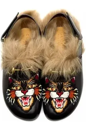 Gucci Lammfell Princetown Sandalen mit Horsebit Unisex Clog Diese luxuriösen Slipper sind ein seltenes Sammlerstück schwarz 42 EU
