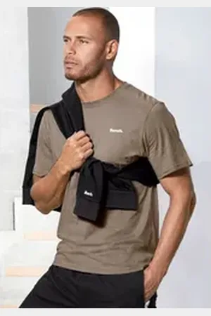 Bench T-Shirt mit kleinem Markenaufdruck vorn braun XXXL (64/66)