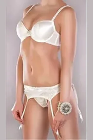 familytrends Set: Push-up-BH (mit String) in ausgefallenem Design weiß 85