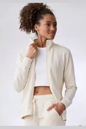 Bench Sweatjacke (1-tlg) mit bestickten Stehkragen, Loungeanzug beige 40/42