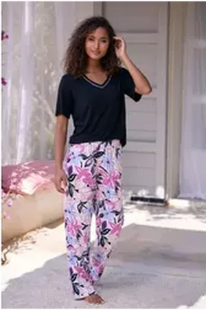 Lascana Pyjama (2 tlg) mit schönem Blumendruck rosa|schwarz 40/42