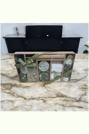 Aurora Pflege-Geschenkset Geschenkset mit Massagegerät 7 tlg. - Olive
