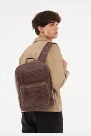Bolongaro Rucksack FRANKIE BACKPACK, Zwei Reißverschlusstaschen vorne, Verstellbare Schulterriemen braun