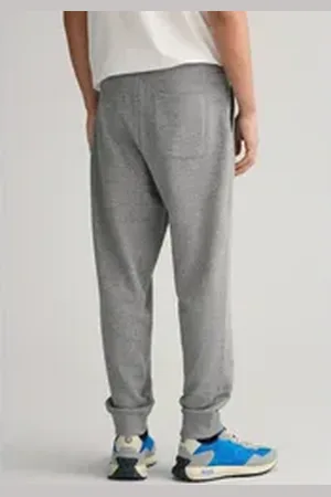 GANT Sweathose REG SHIELD SWEATPANTS mit Logostickerei unterhalb des Bunds grau XXXL