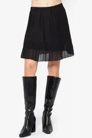 SASSYCLASSY Plisseerock Mini Plissée Rock Damen mit Gummibund Elegant A-Linien-Rock kurz aus Chiffon mit Unterrock und Ton in Ton Nähten schwarz S