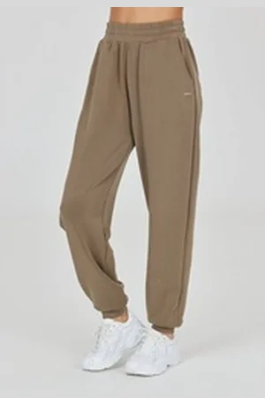 Athlecia Sweathose Paris aus angenehm weichem und dehnbarem Materialmix beige 38