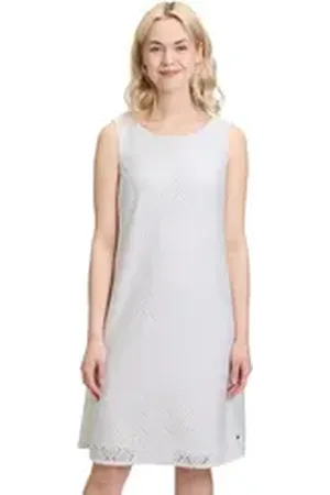 Betty & Co Betty&Co Spitzenkleid Spitzenkleid ohne Arm Material weiß 42