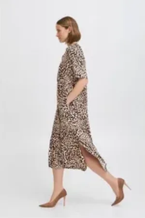 B YOUNG Midikleid BYMMMJOELLA Stilvolles Midikleid beige 36