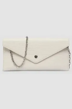 QS by s.Oliver Tragetasche Elegante Clutch mit Kettenriemen und Überschlag mit Magnetknopf, Logo beige
