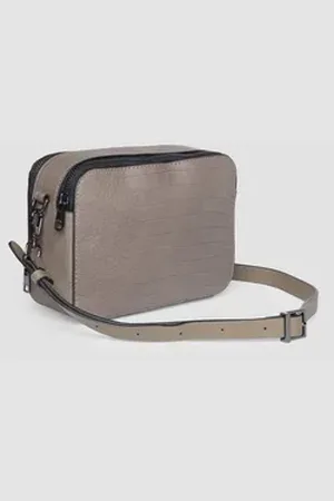 QS by s.Oliver Tragetasche City-Bag in Krokodilleder-Optik, Logo braun