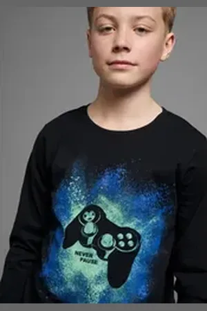 Kidsworld Langarmshirt GAMER Langarm, Basic-Passform, mit trendigem Aufdruck schwarz 140/146