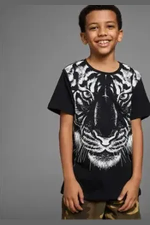 Kidsworld T-Shirt Mit großem Druck: WHITE TIGER Kurzarm, Basic-Passform, bedruckt, Rundhalsausschnitt schwarz 164/170