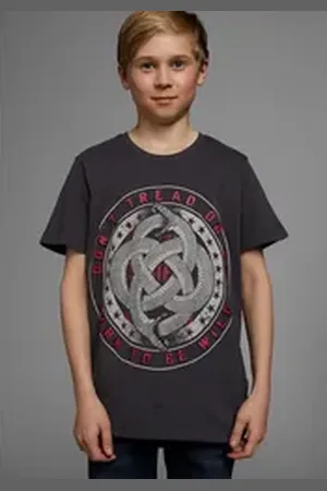 Kidsworld T-Shirt Kurzarm, Basic-Passform, mit modischem Druck, Rundhalsausschnitt grau 176/182