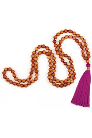 BODHI Perlenkette Mala Yoga Kette mit Sandelholz-Duft, farbige Quaste, 108 Perlen berry