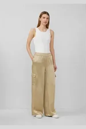 QS by s.Oliver Stoffhose Satinierte Cargohose im Relaxed Fit mit Elastikbund Gummizug braun 34