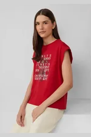 QS by s.Oliver Shirttop T-Shirt im Relaxed Fit mit Folienprint Artwork rot 32