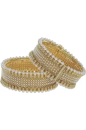 YouBella Armreif Set Gold Plated & American Diamond Bangle Set für Frauen & Mädche (Enthaltene Komponenten: 1 Armreifen-Set, Hochzeit, Party Wear, Stilvoll, Geeignet für alle Anlässe), Material: Messing, Hautfreundlich, Am besten zum Verschenken